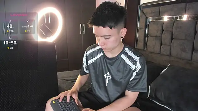 alanblack1 online show from 11-26-25, 01:16