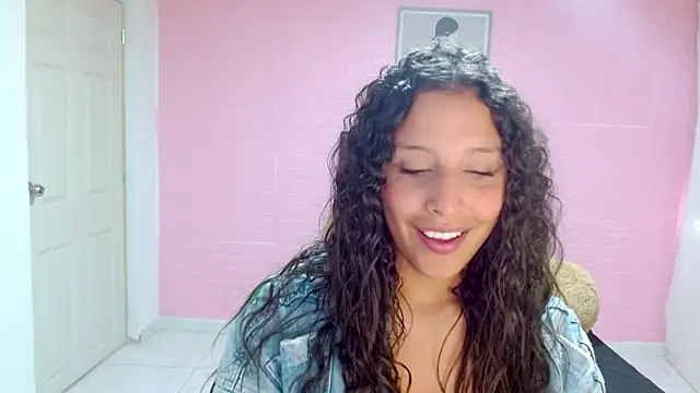 Snapshot of DULCE1609 chatting on 03-15-25, 09:05 DULCE1609 online show from 03-15-25, 09:05