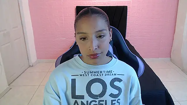 DULCE1609 online show from 12-18-25, 08:01