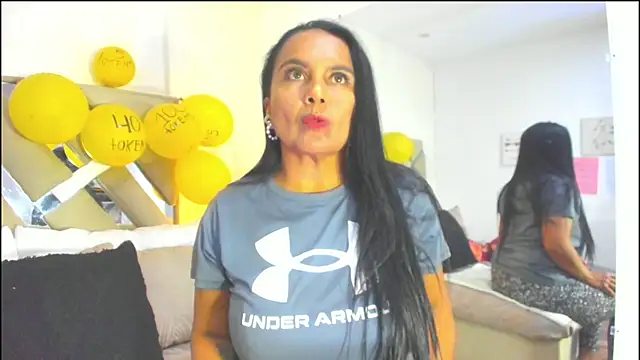 raquell moore online show from 12-17-25, 04:34