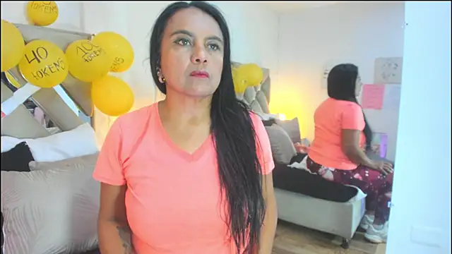 raquell moore online show from 12-19-25, 02:19