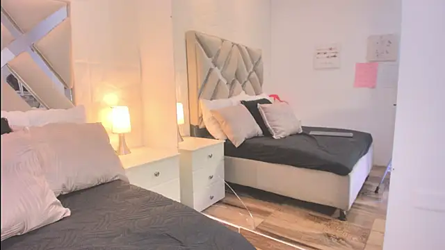 raquell moore online show from 03-25-26, 12:15