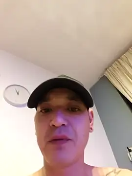 Thomaszz3 online show from 12-23-25, 12:11