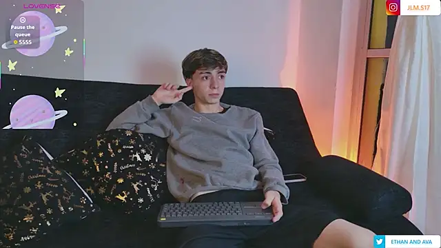 ethan and ava online show from 12-22-25, 02:22