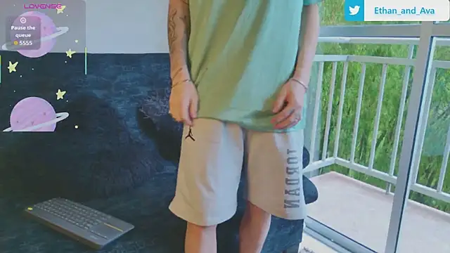 ethan and ava online show from 10-26-25, 01:00