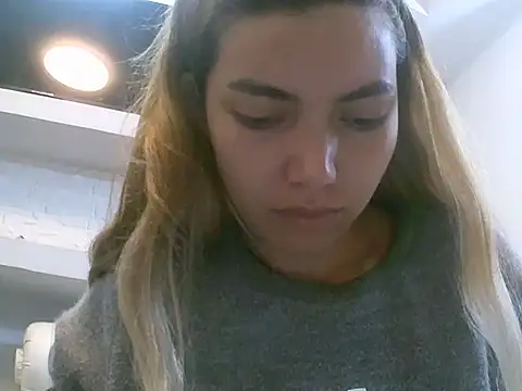 VittoriaTaylor online show from 02-12-26, 12:49