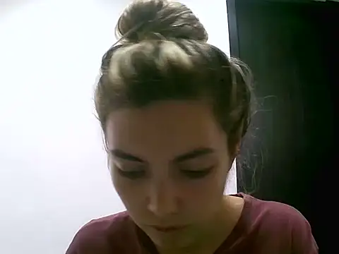 VittoriaTaylor online show from 05-02-26, 08:36