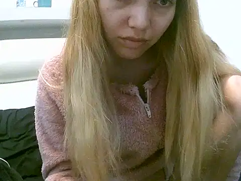 Snapshot of VittoriaTaylor chatting on 10-23-25, 03:32 VittoriaTaylor online show from 10-23-25, 03:32