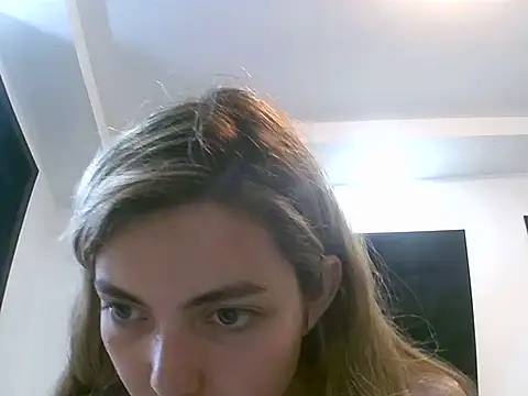 VittoriaTaylor online show from 04-27-26, 10:30