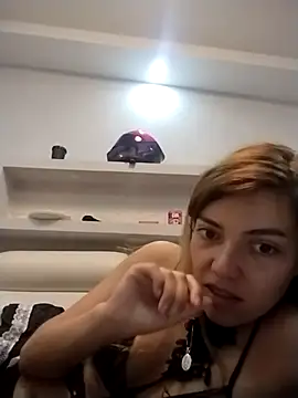 Snapshot of VittoriaTaylor chatting on 02-13-25, 03:45 VittoriaTaylor online show from 02-13-25, 03:45