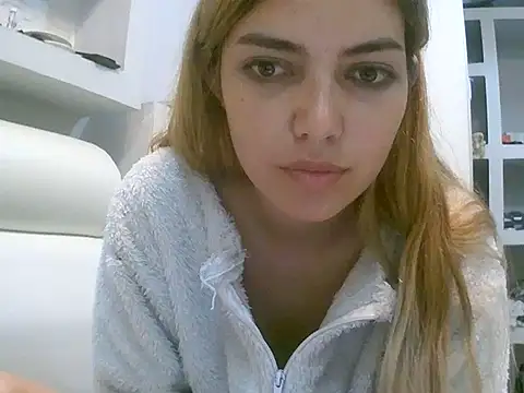 VittoriaTaylor online show from 02-14-26, 03:18