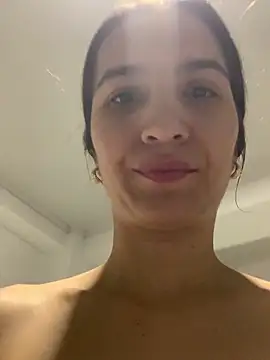 Bella still online show from 12-01-25, 01:23