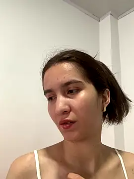 Bella still online show from 01-06-26, 01:15