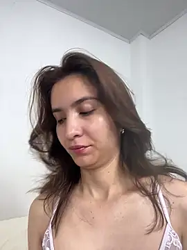Bella still online show from 06-26-26, 02:01