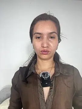 Bella still online show from 06-24-26, 01:53