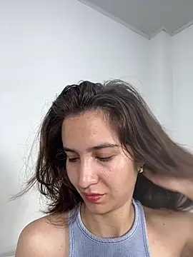 Bella still online show from 07-05-26, 02:35