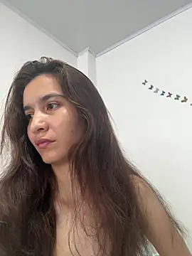 Bella still online show from 02-12-26, 01:44