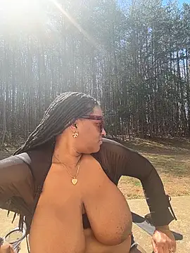 xoxoHotCoCo online show from 03-10-26, 05:17