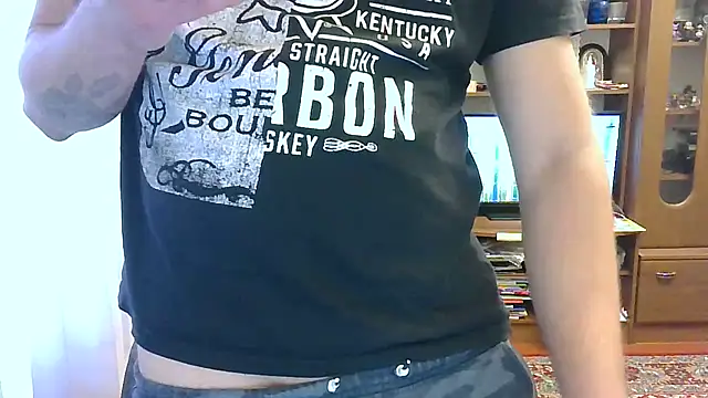 Snapshot of HunterOnBoobs chatting on 10-14-25, 07:20 HunterOnBoobs online show from 10-14-25, 07:20