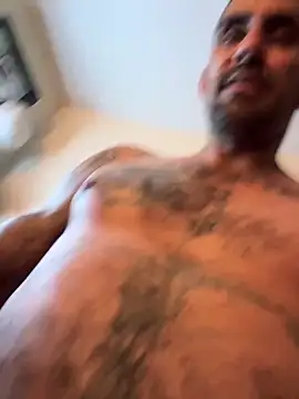 Snapshot of hornycouple818 chatting on 10-05-25, 12:18 hornycouple818 online show from 10-05-25, 12:18