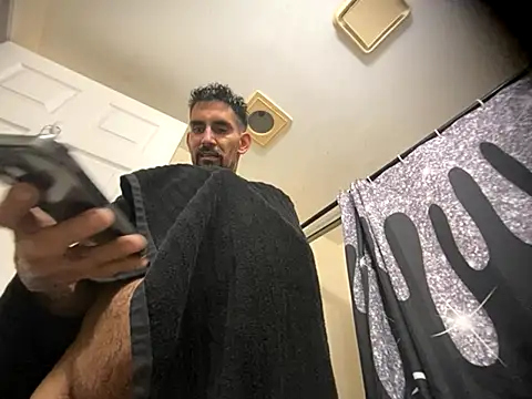 Snapshot of hornycouple818 chatting on 11-07-25, 08:30 hornycouple818 online show from 11-07-25, 08:30