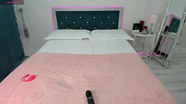 novaaskyy online show from 04-13-26, 02:43