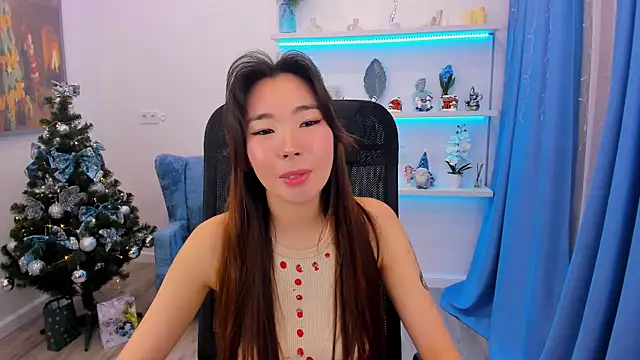 AnnaReyla online show from 12-16-25, 02:16