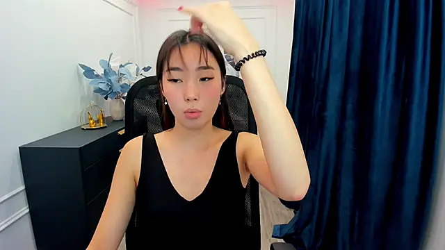 AnnaReyla online show from 09-29-25, 07:52