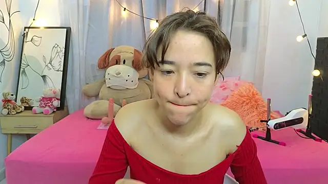 SERAFINA  online show from 10-25-25, 01:45