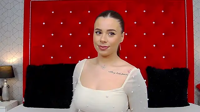 Snapshot of Annabellerise chatting on 07-13-26, 04:12 Annabellerise online show from 07-13-26, 04:12