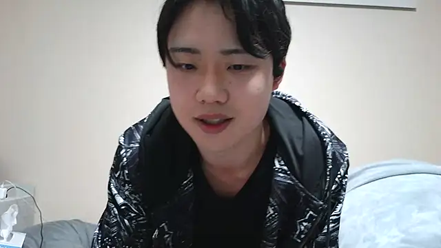 Snapshot of nunnun00 chatting on 03-19-25, 07:18 nunnun00 online show from 03-19-25, 07:18