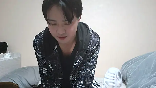 Snapshot of nunnun00 chatting on 03-17-25, 10:27 nunnun00 online show from 03-17-25, 10:27