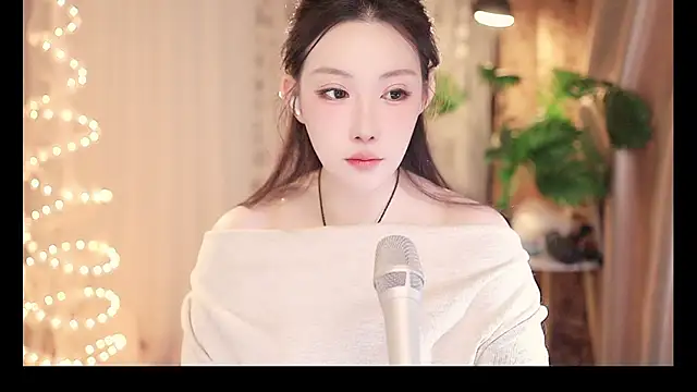 Snapshot of Dou-Dou-er chatting on 02-14-25, 09:24 Dou-Dou-er online show from 02-14-25, 09:24