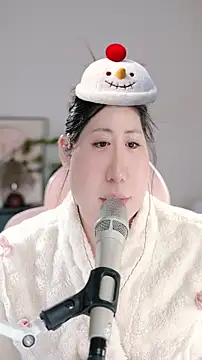 Dou-Dou-er online show from 11-05-25, 01:25