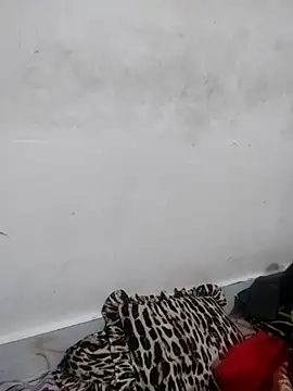 Snapshot of Divya-2007 chatting on 12-23-25, 02:22 Divya-2007 online show from 12-23-25, 02:22