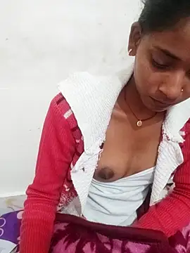 Snapshot of Divya-2007 chatting on 12-14-25, 03:35 Divya-2007 online show from 12-14-25, 03:35