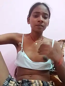 Snapshot of Divya-2007 chatting on 06-15-26, 06:46 Divya-2007 online show from 06-15-26, 06:46
