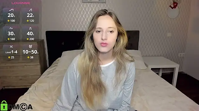 Snapshot of blondyriss chatting on 09-29-25, 07:08 blondyriss online show from 09-29-25, 07:08