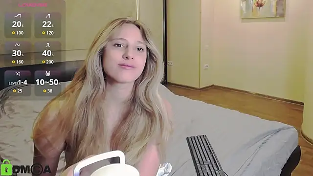 Snapshot of blondyriss chatting on 09-15-25, 05:24 blondyriss online show from 09-15-25, 05:24