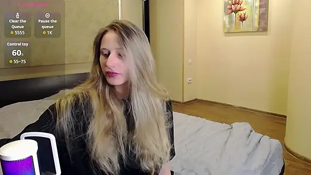 Snapshot of blondyriss chatting on 09-14-25, 07:25 blondyriss online show from 09-14-25, 07:25