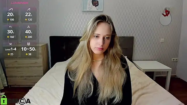 Snapshot of blondyriss chatting on 09-25-25, 06:36 blondyriss online show from 09-25-25, 06:36
