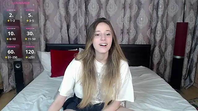 Snapshot of blondyriss chatting on 02-15-25, 05:17 blondyriss online show from 02-15-25, 05:17