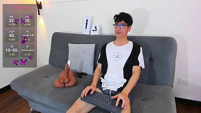 Snapshot of Cum_hunters chatting on 11-26-25, 03:17 Cum hunters online show from 11-26-25, 03:17