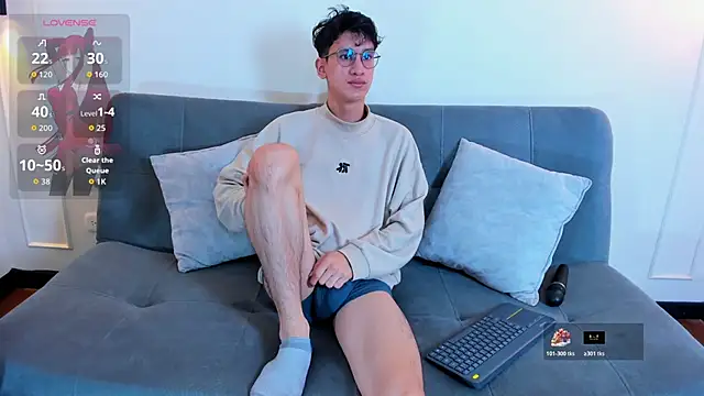 Snapshot of Cum_hunters chatting on 10-18-25, 04:03 Cum hunters online show from 10-18-25, 04:03