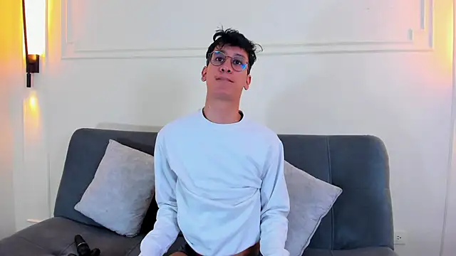 Snapshot of Cum_hunters chatting on 10-24-25, 03:38 Cum hunters online show from 10-24-25, 03:38