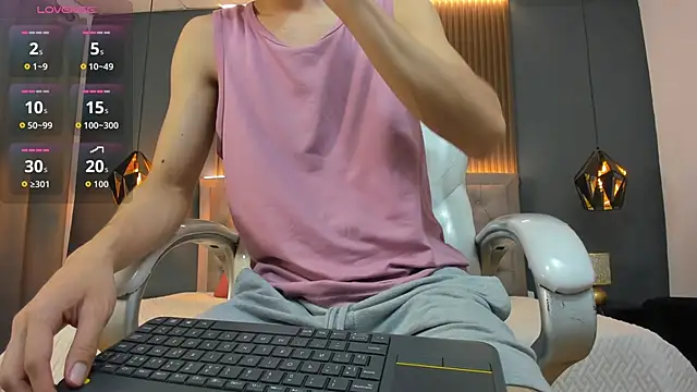 Snapshot of Cum_hunters chatting on 10-02-25, 03:32 Cum hunters online show from 10-02-25, 03:32