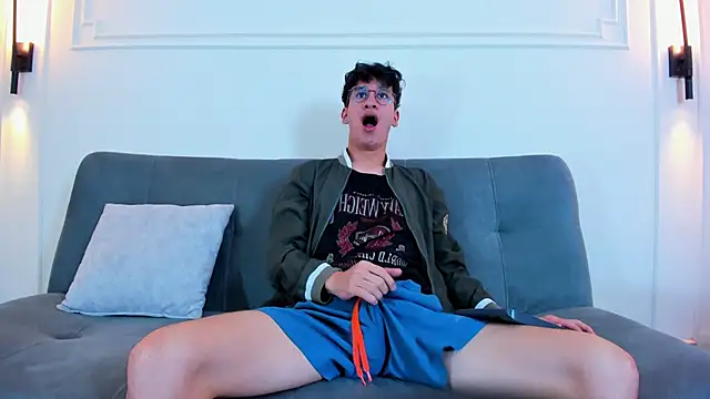 Snapshot of Cum_hunters chatting on 11-09-25, 03:10 Cum hunters online show from 11-09-25, 03:10