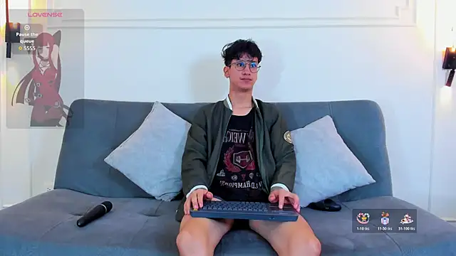 Snapshot of Cum_hunters chatting on 10-28-25, 05:50 Cum hunters online show from 10-28-25, 05:50