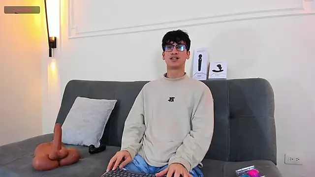 Snapshot of Cum_hunters chatting on 11-27-25, 03:18 Cum hunters online show from 11-27-25, 03:18