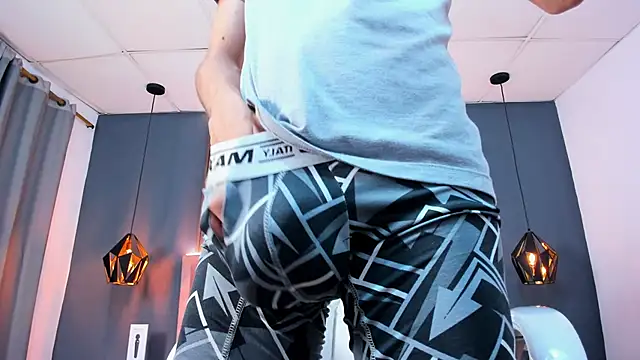 Snapshot of Cum_hunters chatting on 09-21-25, 03:22 Cum hunters online show from 09-21-25, 03:22